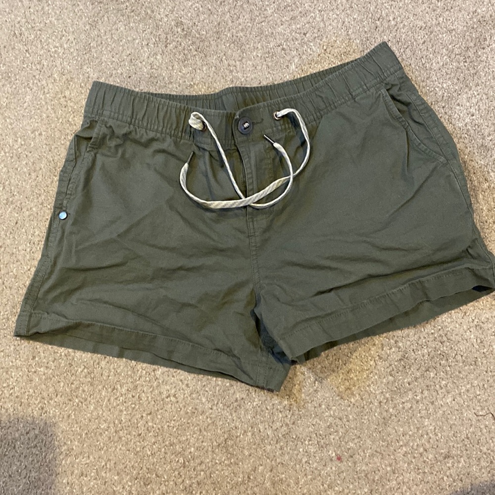 Vuori Shorts